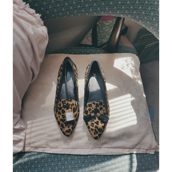 Park Lane Suede tassel point flat - Picture 2 of 2